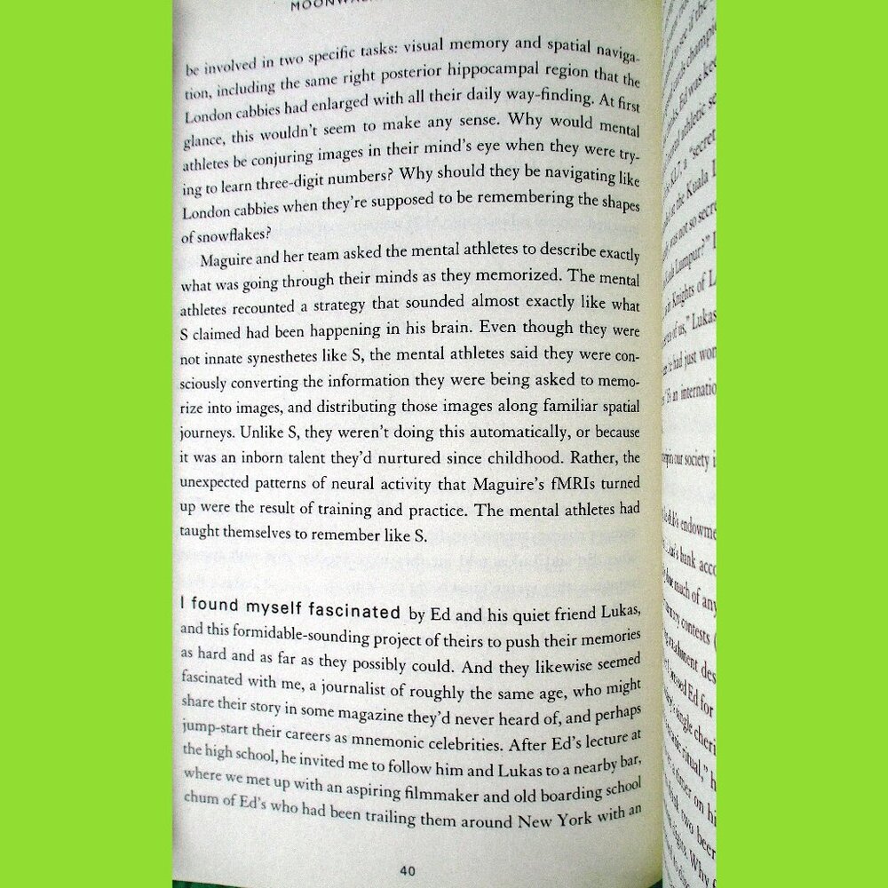 Book - Moonwalking with Einstein: The Art and Science of Remembering Everything - Picture 11 of 16